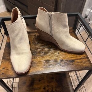 Tom’s wedge boots